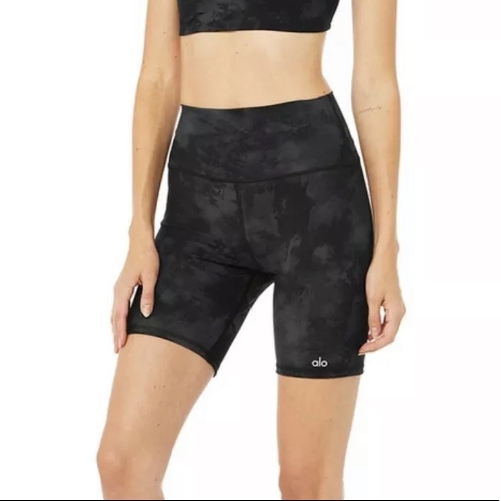 Alo High-Waist Solarized Biker Short